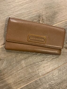 Marc by Marc Jacobs Chestnut Brown Pebbled Leather Continental Wallet